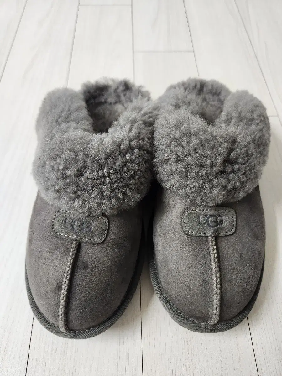 UGG 어그 슬리퍼 코케트 그레이 US 7사이즈 235 240