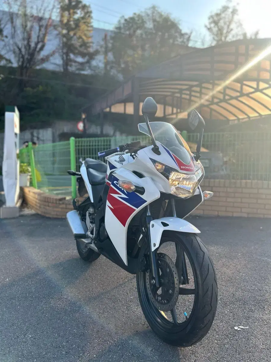 CBR125