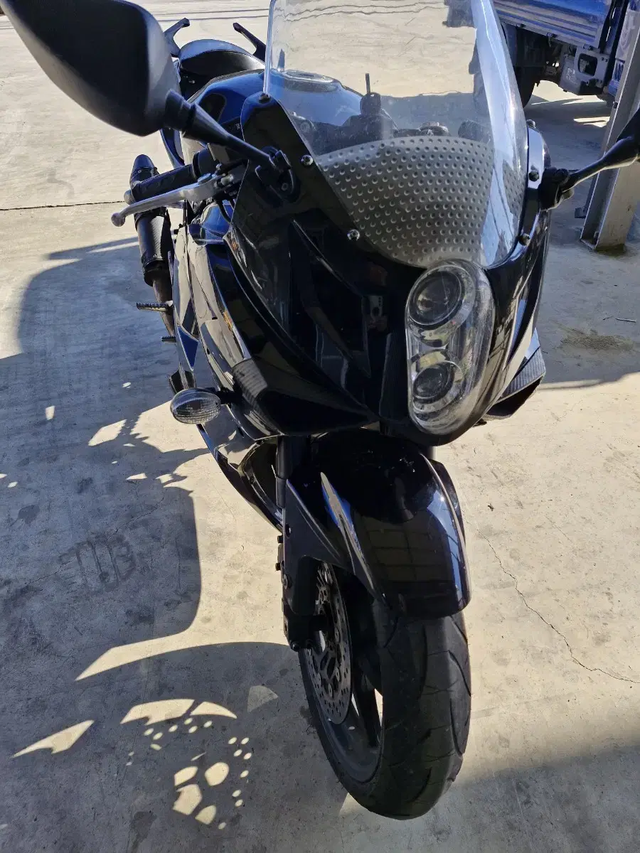 코멧GT650R 오토바이