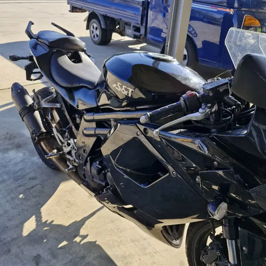 코멧GT650R 오토바이