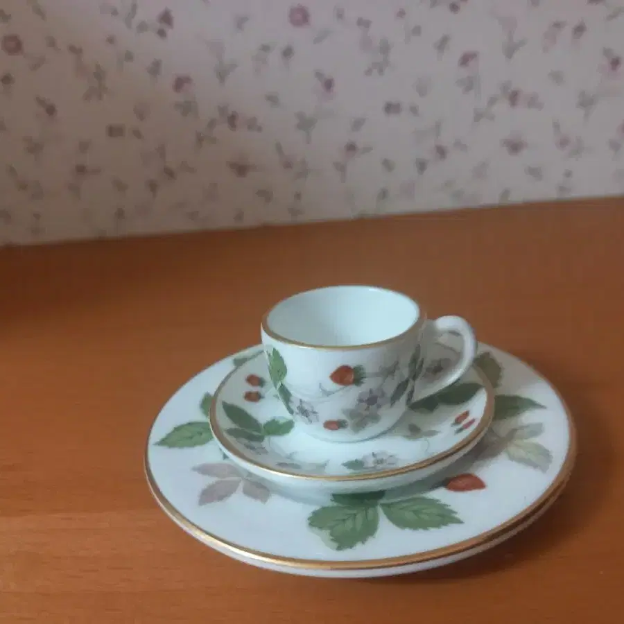 웨지우드Wedgewood Strawberry Miniratur 3조셋트