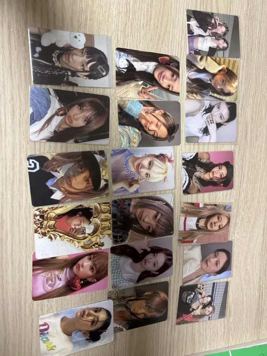 New Jeans poca, Ive, Twice, Le Sserafim poca, 500 won each