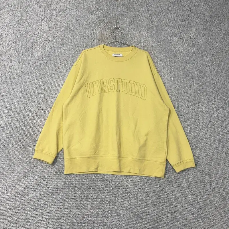 VivaStudio Embroidered Big Logo Yellow Top XL