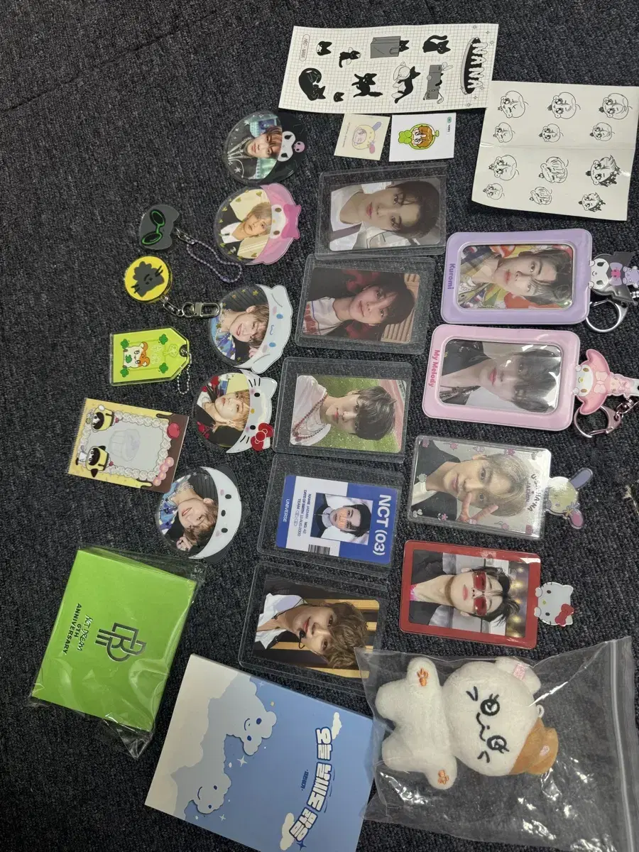 In the photo nct jaemin Bulk of official and unofficial goods + props