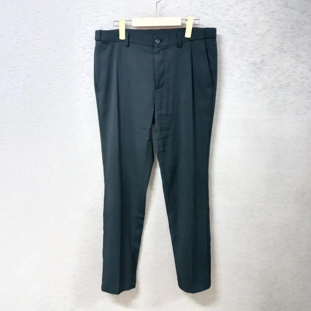 10-31/binpol march 2023 product black pants men