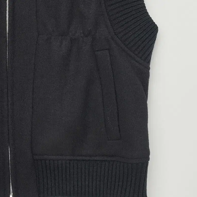 (새상품) 마뗑킴 베스트 ZIP UP SHIRRING VEST