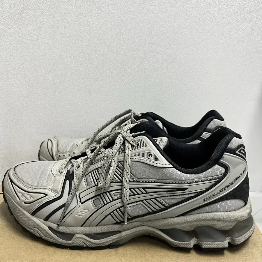 아식스 젤 카야노 GEL-KAYANO 14-WHITE SAGE/GRAPH