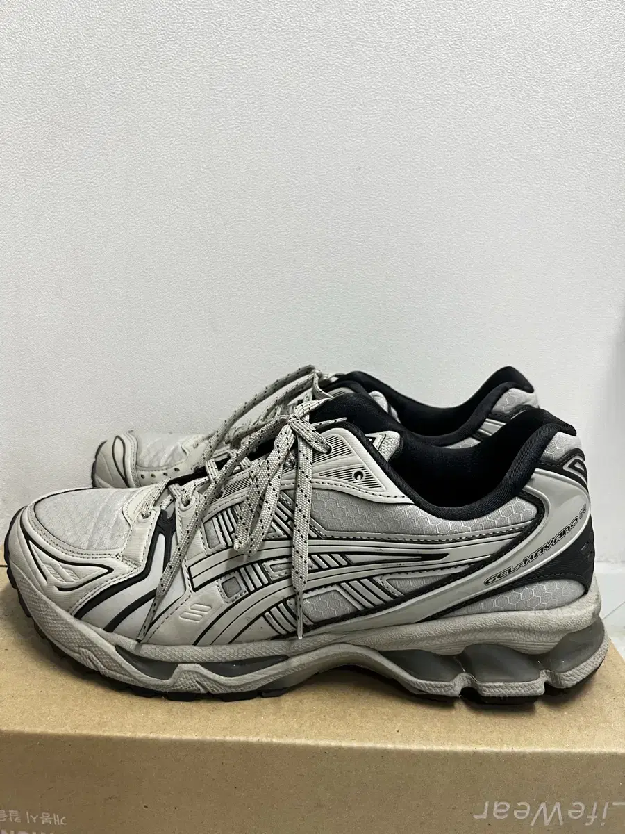 아식스 젤 카야노 GEL-KAYANO 14-WHITE SAGE/GRAPH