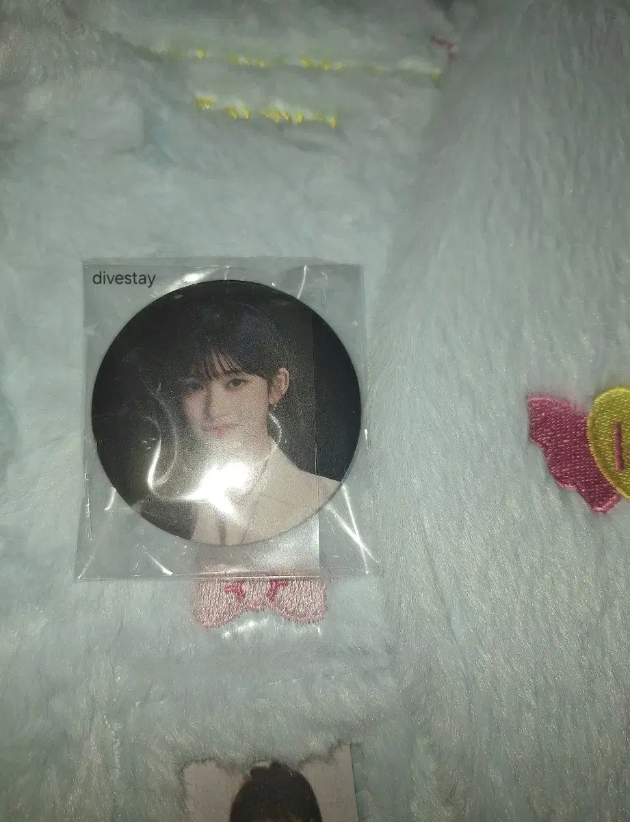 ive cinema pop up experience zone badge leeseo