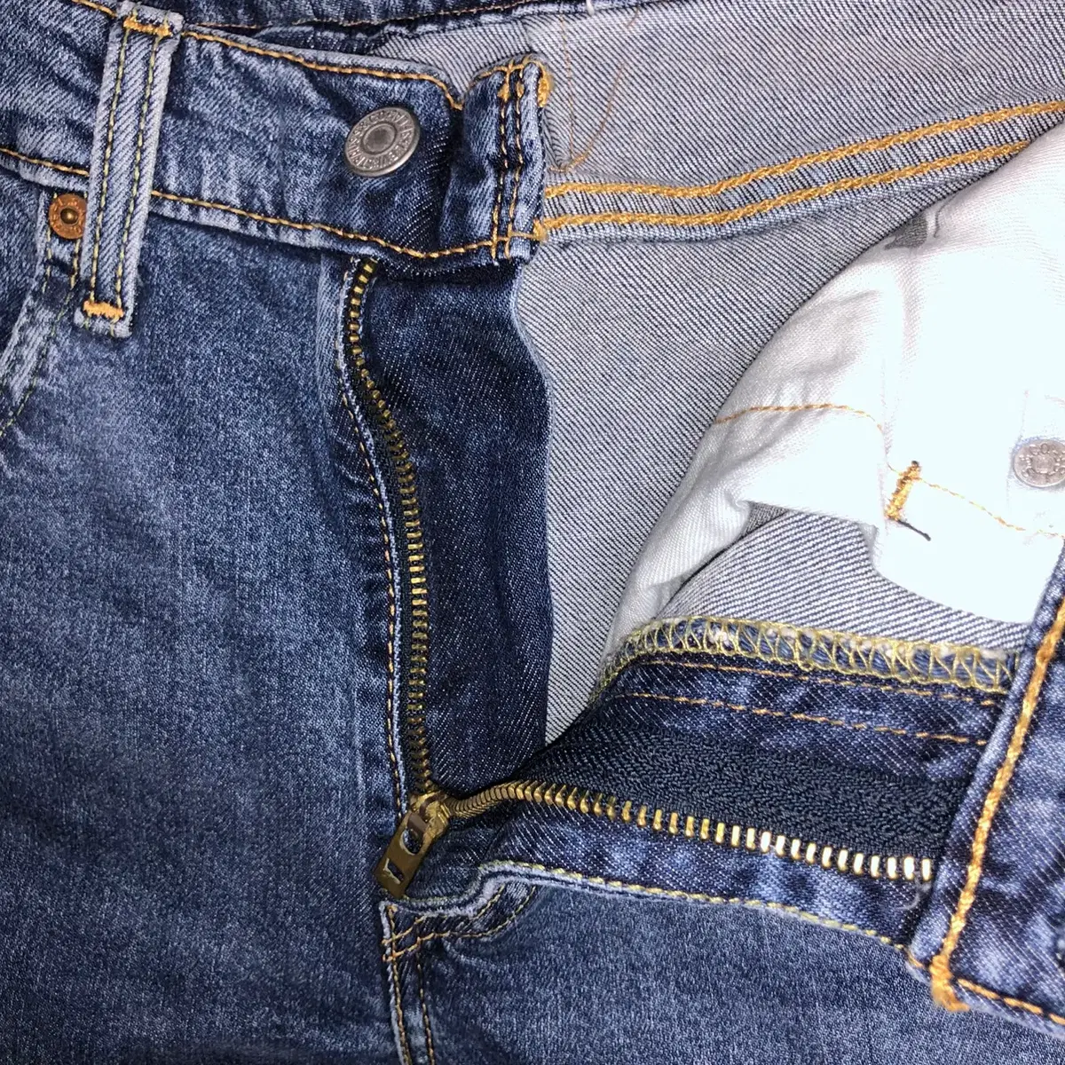 Levi's 502 레귤러 테이퍼 데님 팬츠(W32)