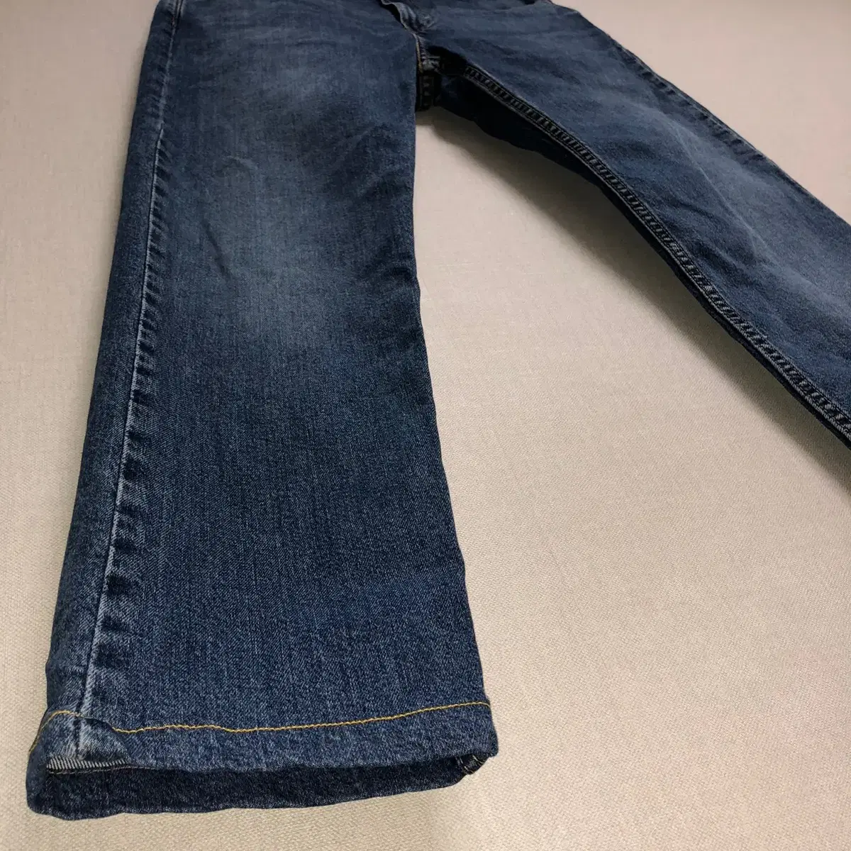 Levi's 502 레귤러 테이퍼 데님 팬츠(W32)