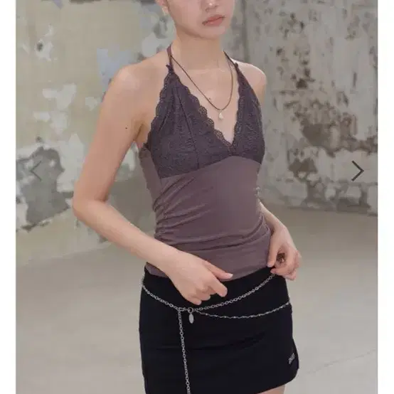 애즈온 CINDY LACE HALTER TOP / CHARCOAL