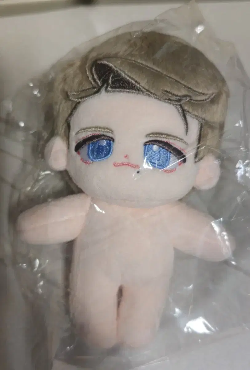 Shinee minho 10cm doll Eau de Ming (unsealed)