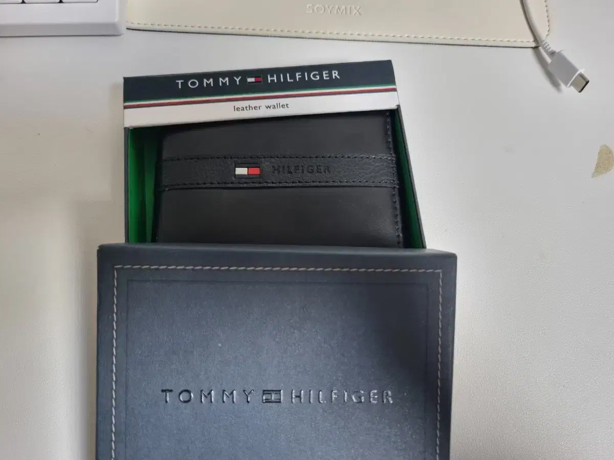 Tommy hilfiger 지갑