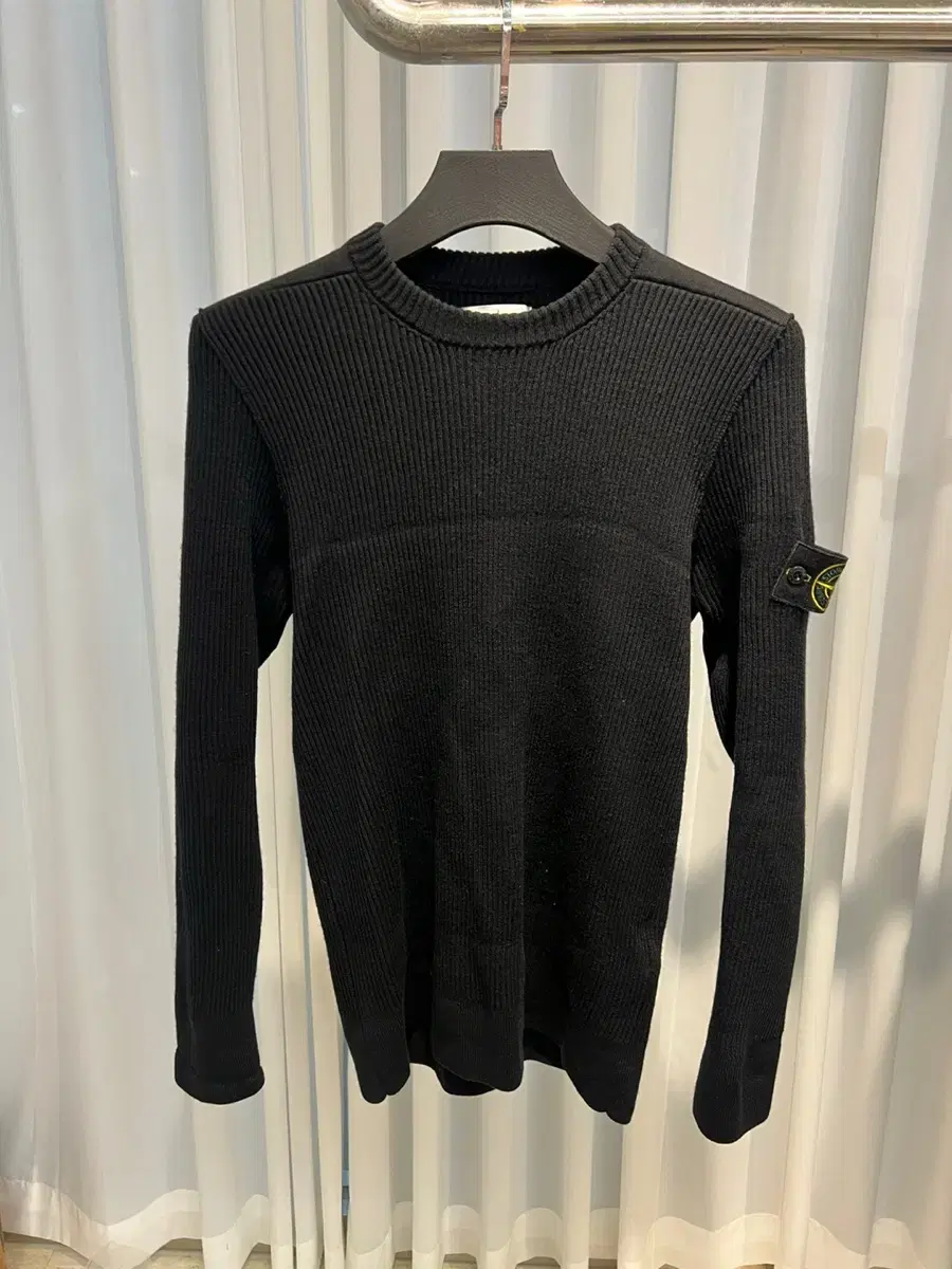 (L) Stone Island Waffenpatch Ribbed Wool Knit Black