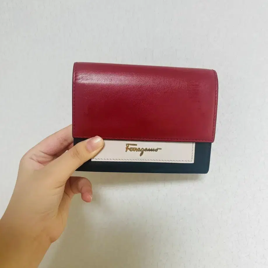 Salvatore Ferragamo 지갑 팝니다:)