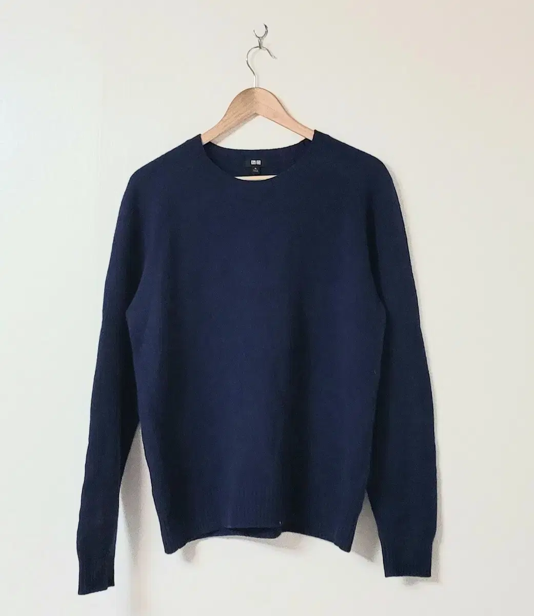 Uniqlo sweater size XL