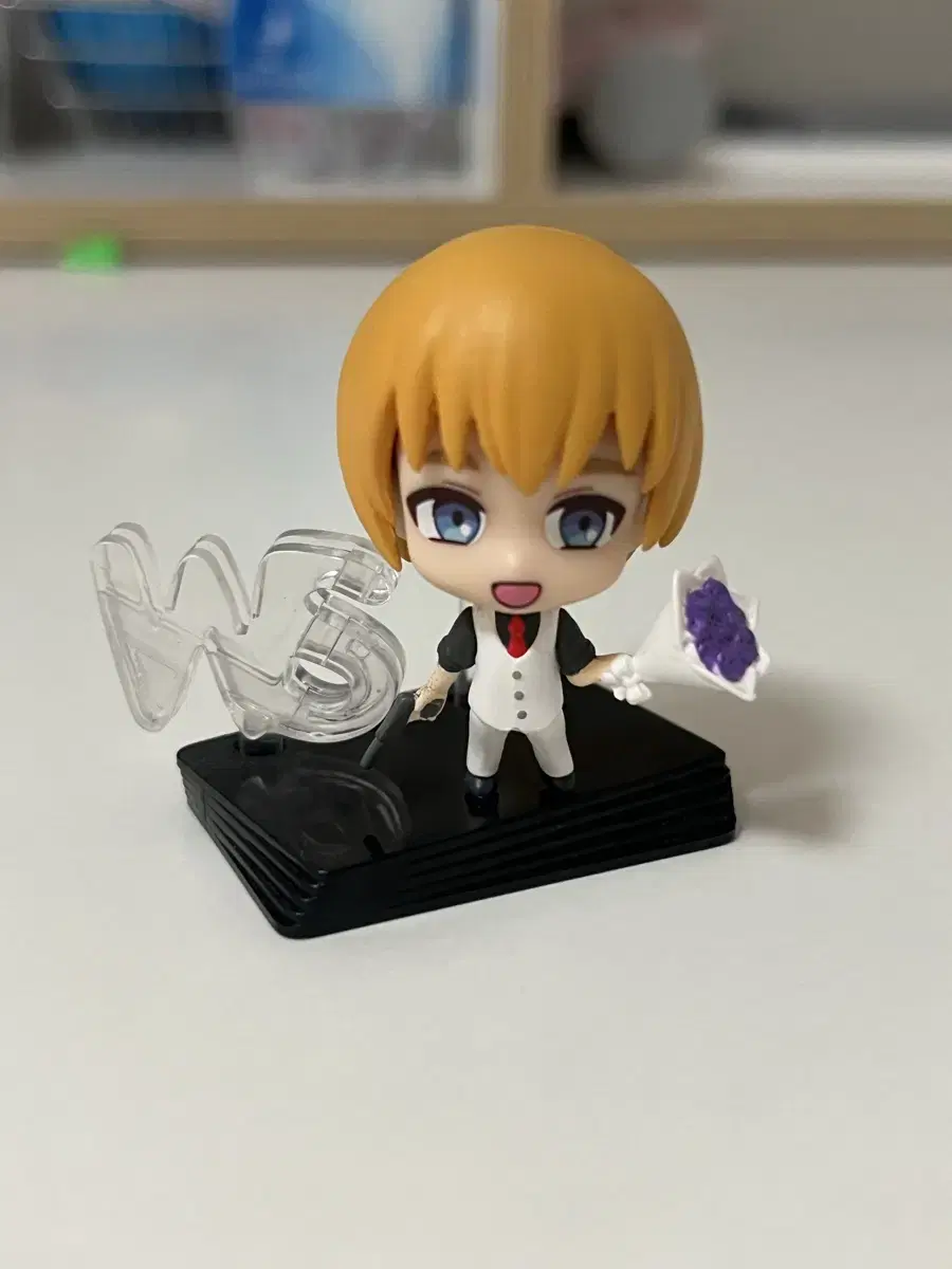 Armin Gacha Figurines