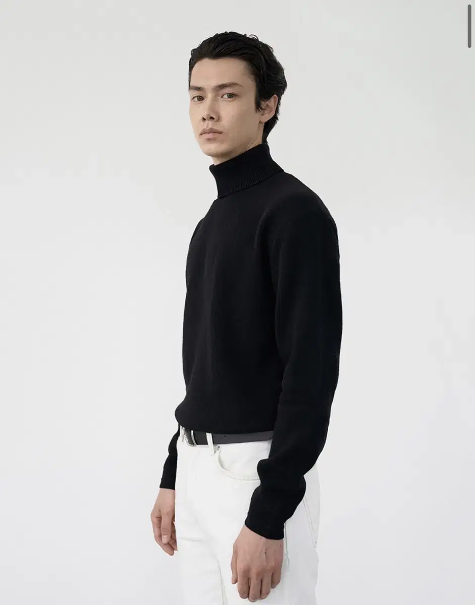 Lo-fi Cashmere Turtleneck Knit Black