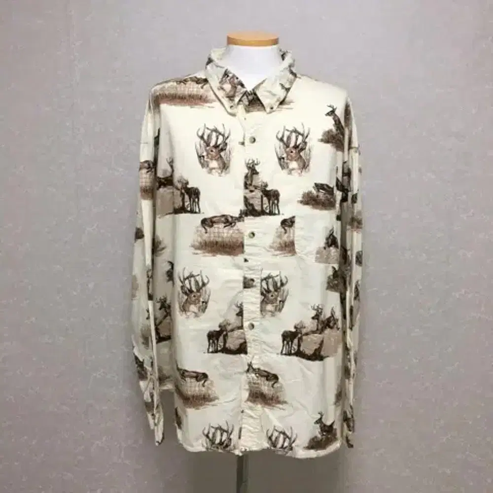 3XL Patterned Long Sleeve Shirt. (c185)