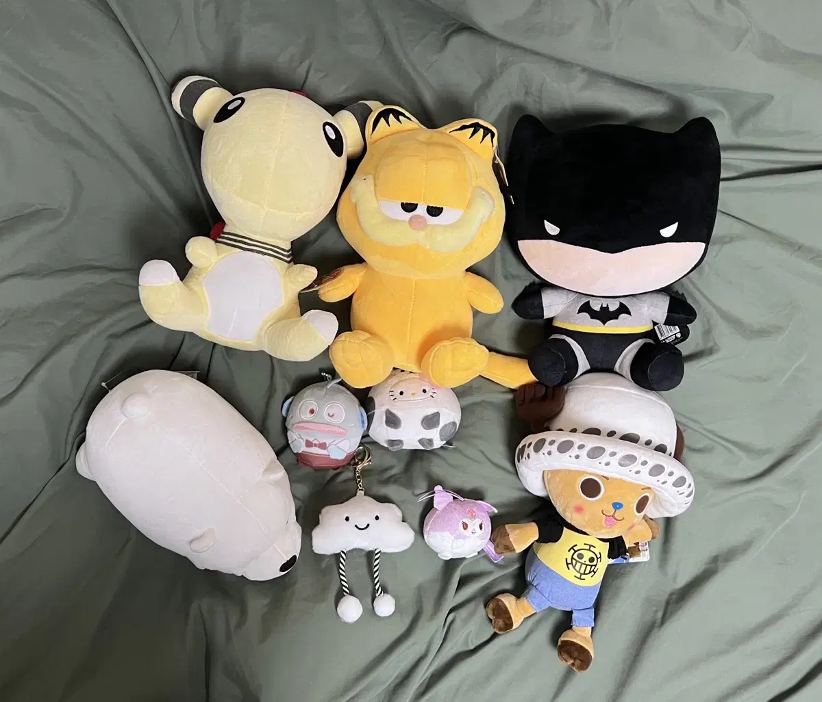 We Bear Bears Ice Bear Choppa War Dragon Betmen Garfield Han Gyo-dong Kitty Kuromi Cloud