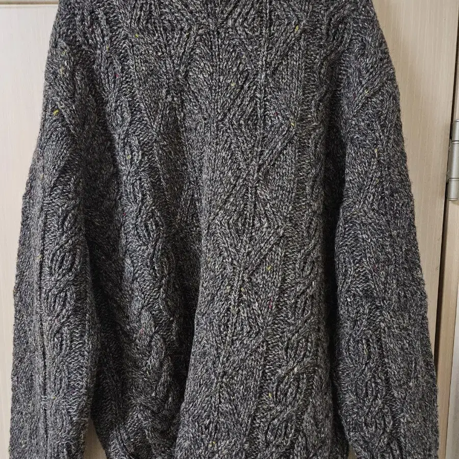 디스이즈네버댓 니트 Cable Knit Sweater Brown