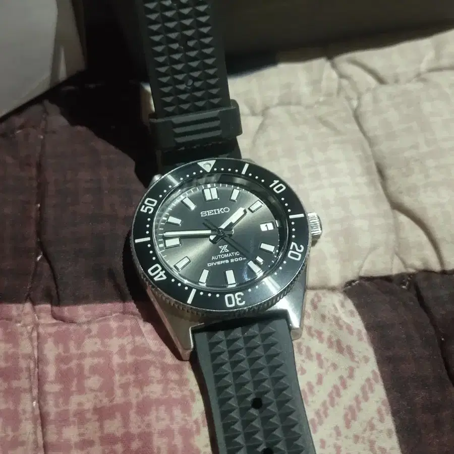 SEIKO  SPB143 신형(3시 야광 마킹)