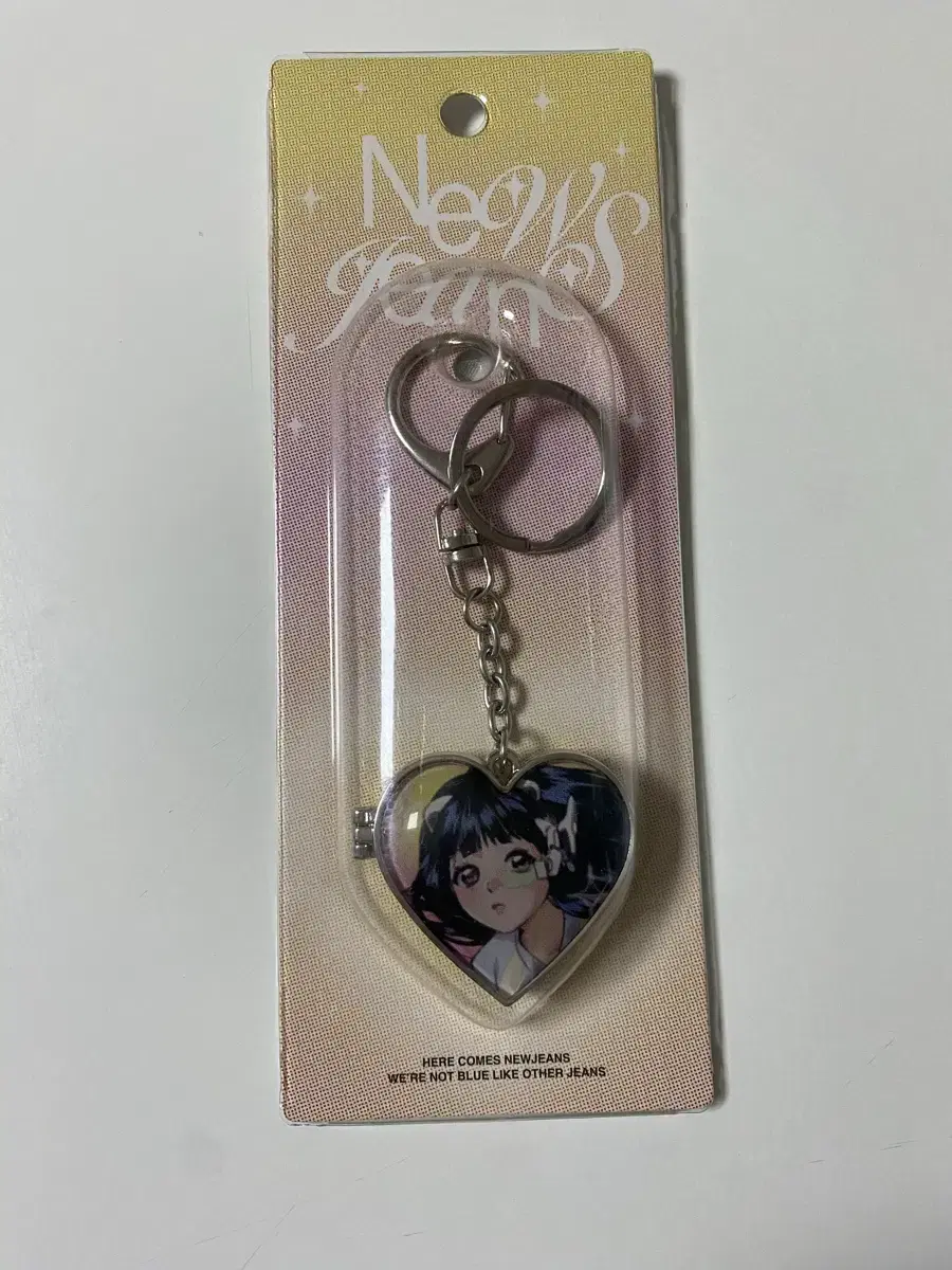 New Jeans hanni Get Up Line pop up Mirror keyring wts Illustration