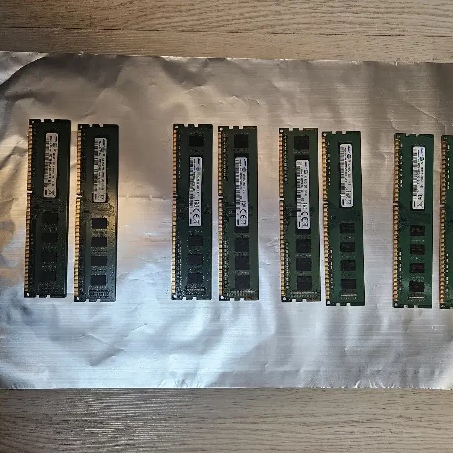 ddr3 램 4기가 7장. 2기가 2장