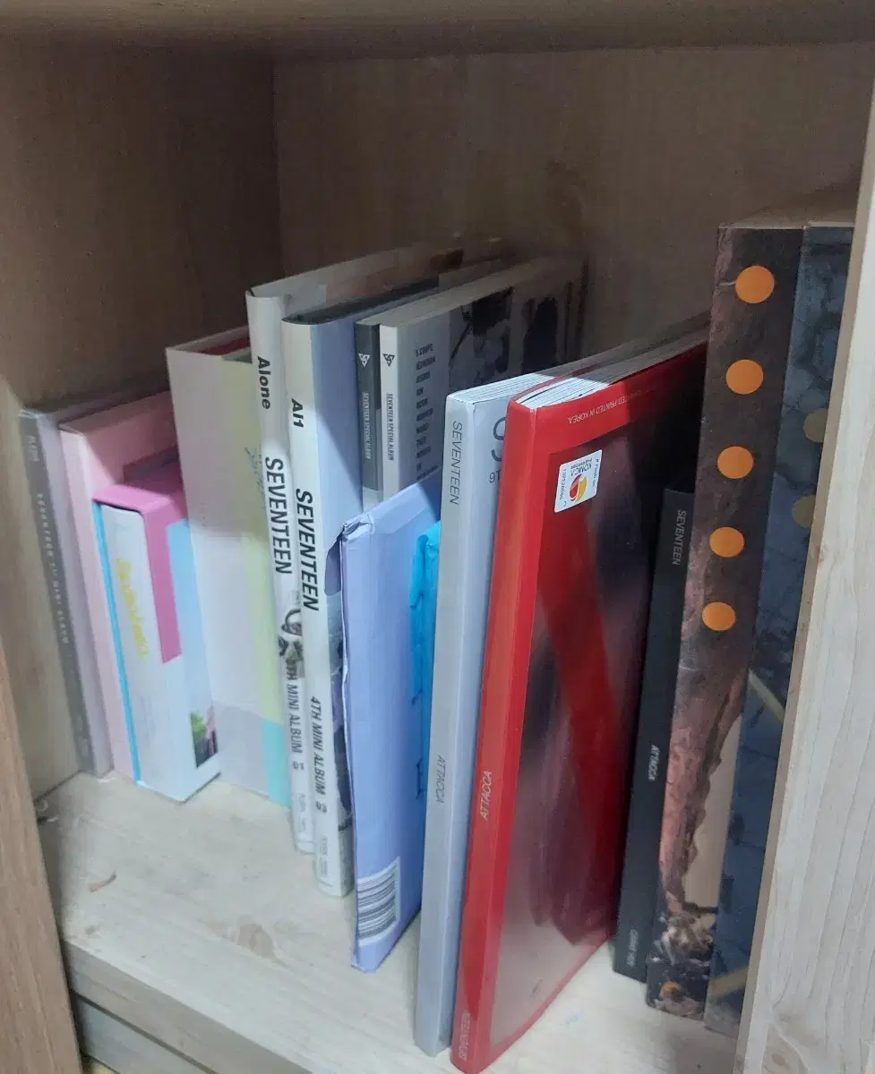 Randomly sell unsealed albums of SEVENTEEN