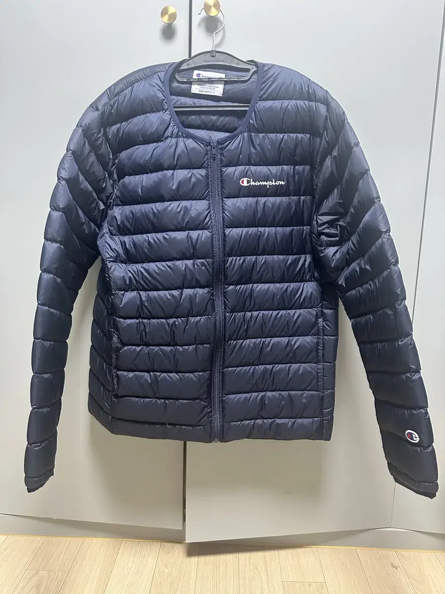 Champion Lightweight Padded Navy (L)