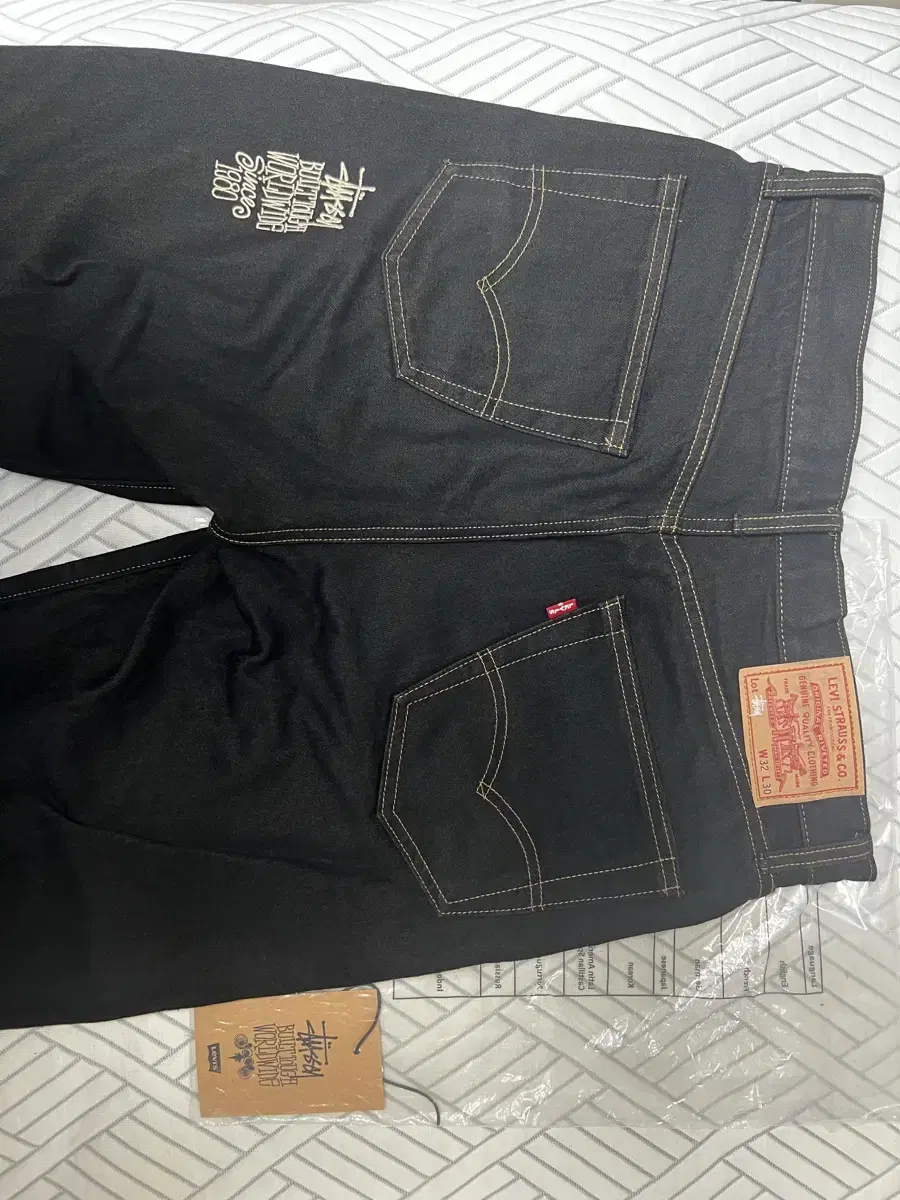 Stussy Levi's Crispy Rinse 568 jin Black 32x30