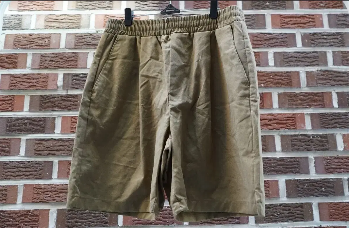 Bermuda-style shorts