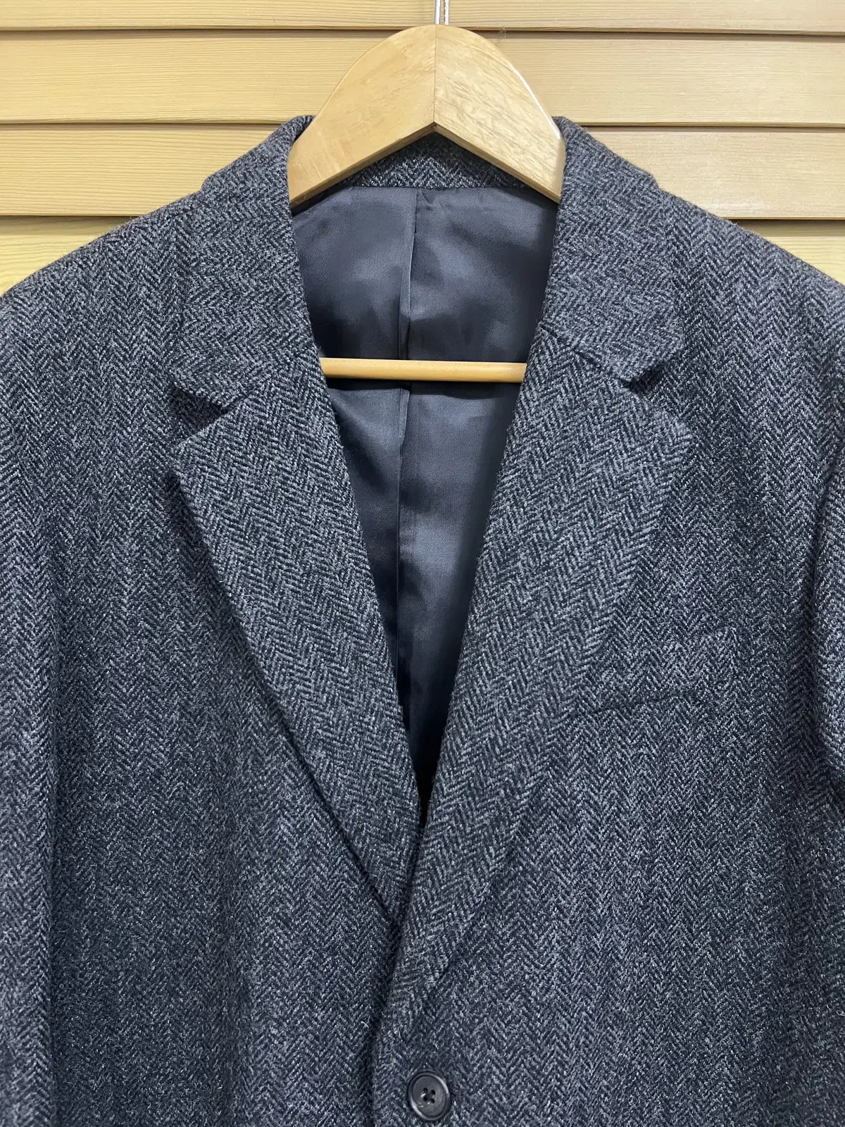 Gentleman's Herringbone Gray Wool Jacket Size 100