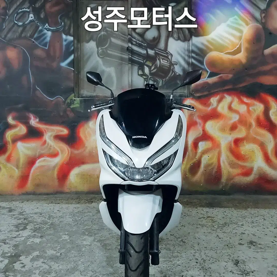 PCX125CC/19년식/화이트/12162KM/상태최상/마실용/스쿠터/