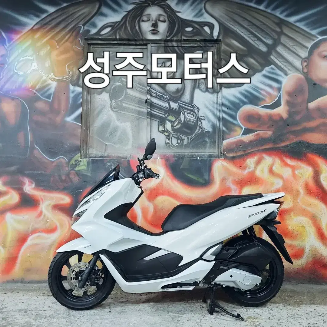 PCX125CC/19년식/화이트/12162KM/상태최상/마실용/스쿠터/