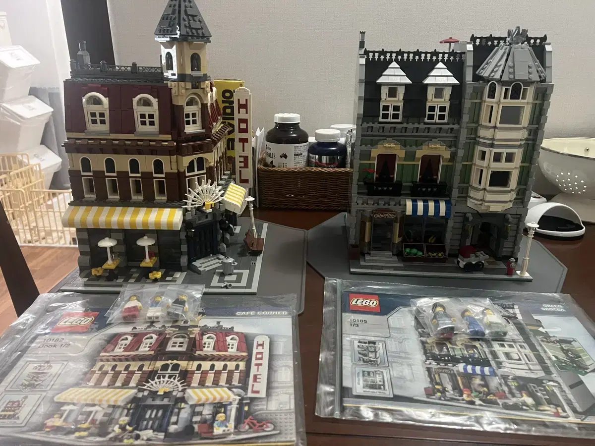 LEGO Modular Cafecorner 10182 Used to sell