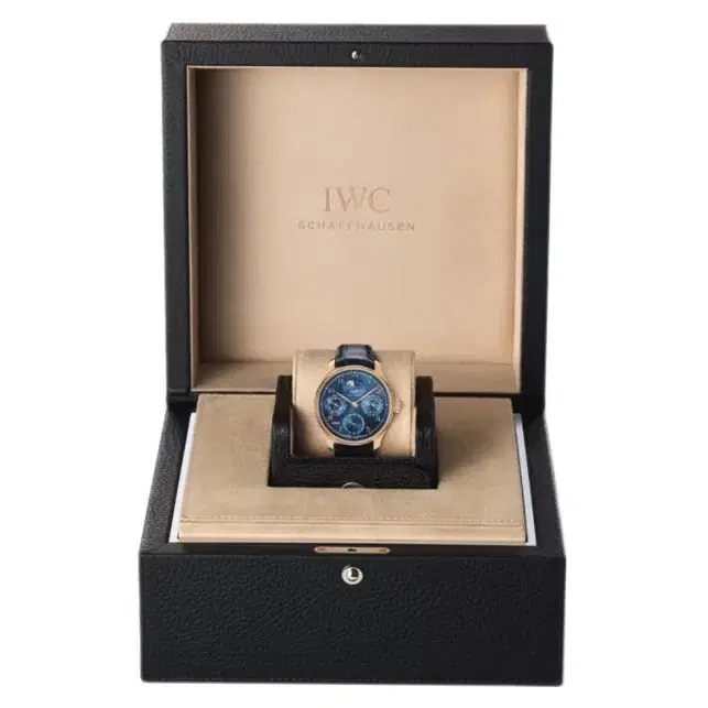 IWC 포르투기저 퍼페추얼 캘린더 44.2mm Armor Gold (IW