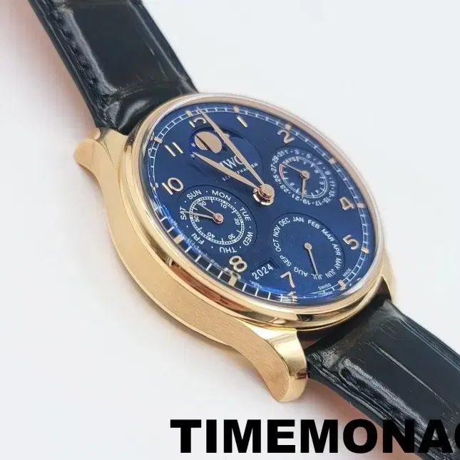 IWC 포르투기저 퍼페추얼 캘린더 44.2mm Armor Gold (IW