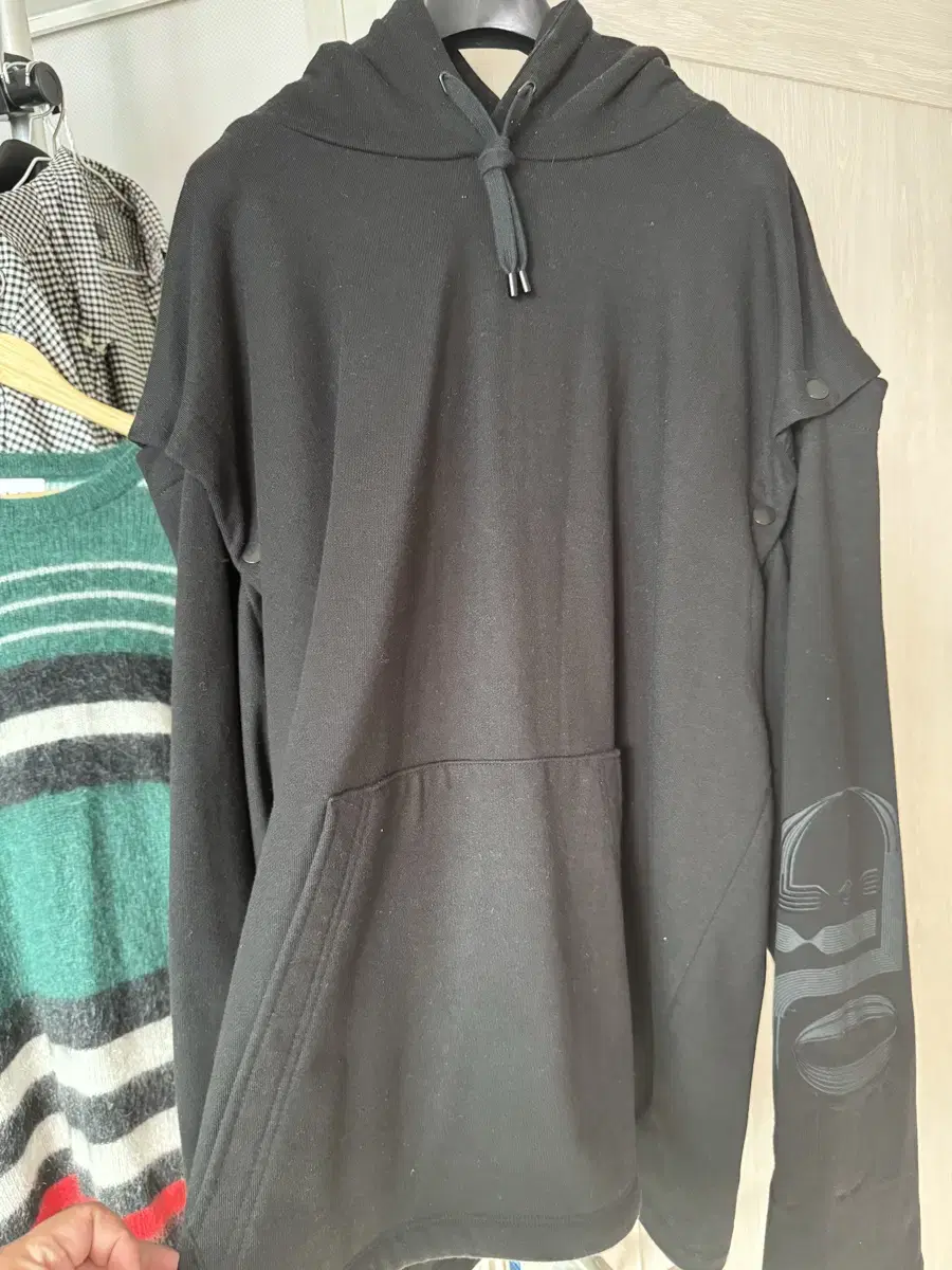 Solid Homme Sideways Pointed Hoodie Black 105