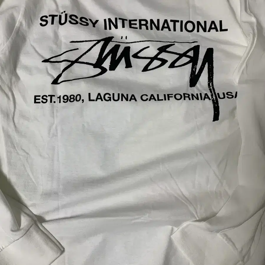 Stussy 스투시 2024가을신상 긴팔티