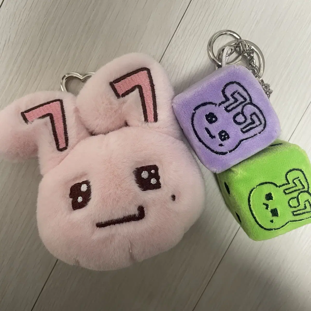 IU 7th kit Lucky keyring Dice keyring