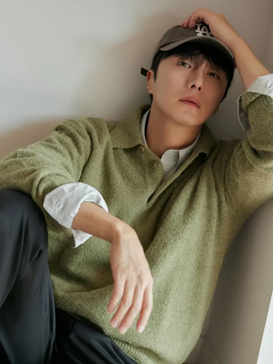 [Jung Il Woo wears] Sicle Alpaca Polonette Olive XL sells.