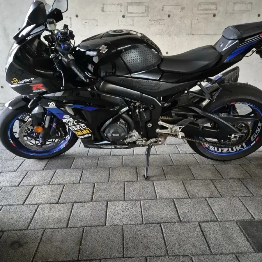 gsx r1000r 17년식 블랙 순정카울 팝니다