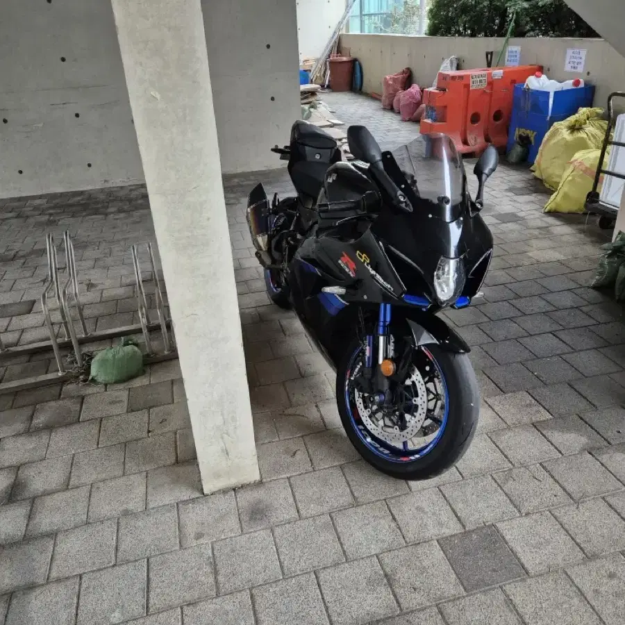 gsx r1000r 17년식 블랙 순정카울 팝니다