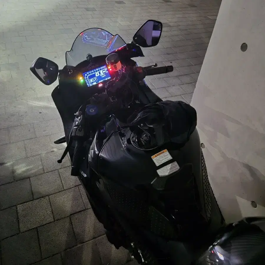 gsx r1000r 17년식 블랙 순정카울 팝니다