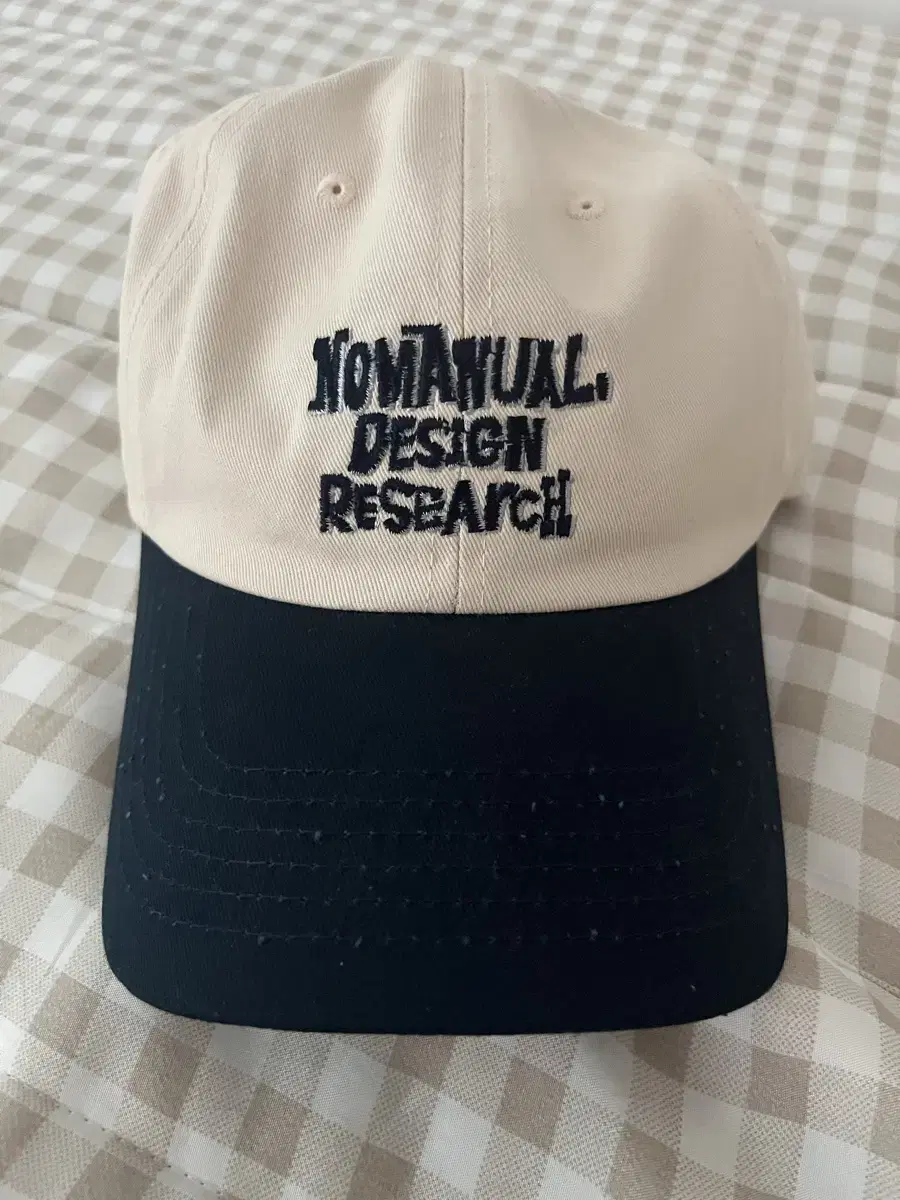 No-Manual Color Matching Hat