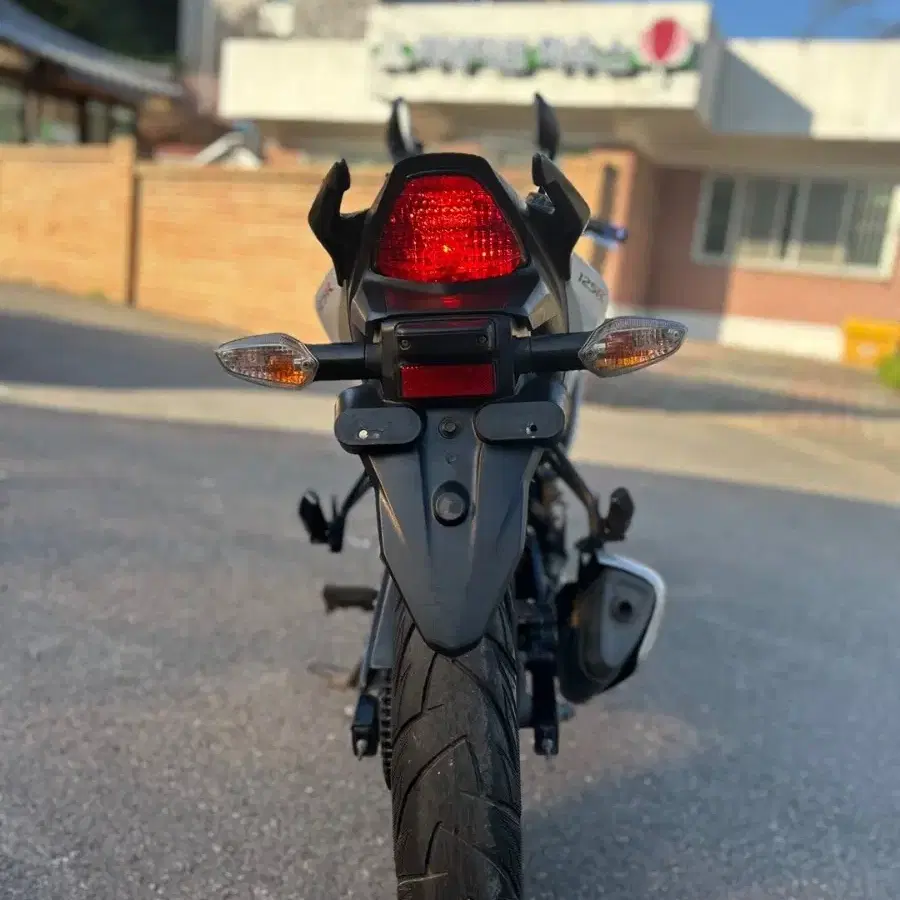 CBR125