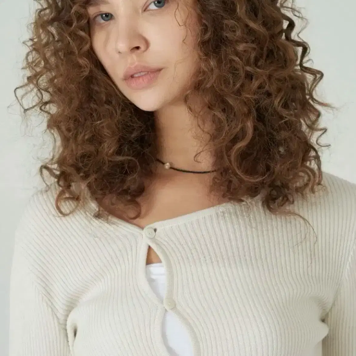 다이애그널 WIDE GAPS BUTTON KNIT (ivory)