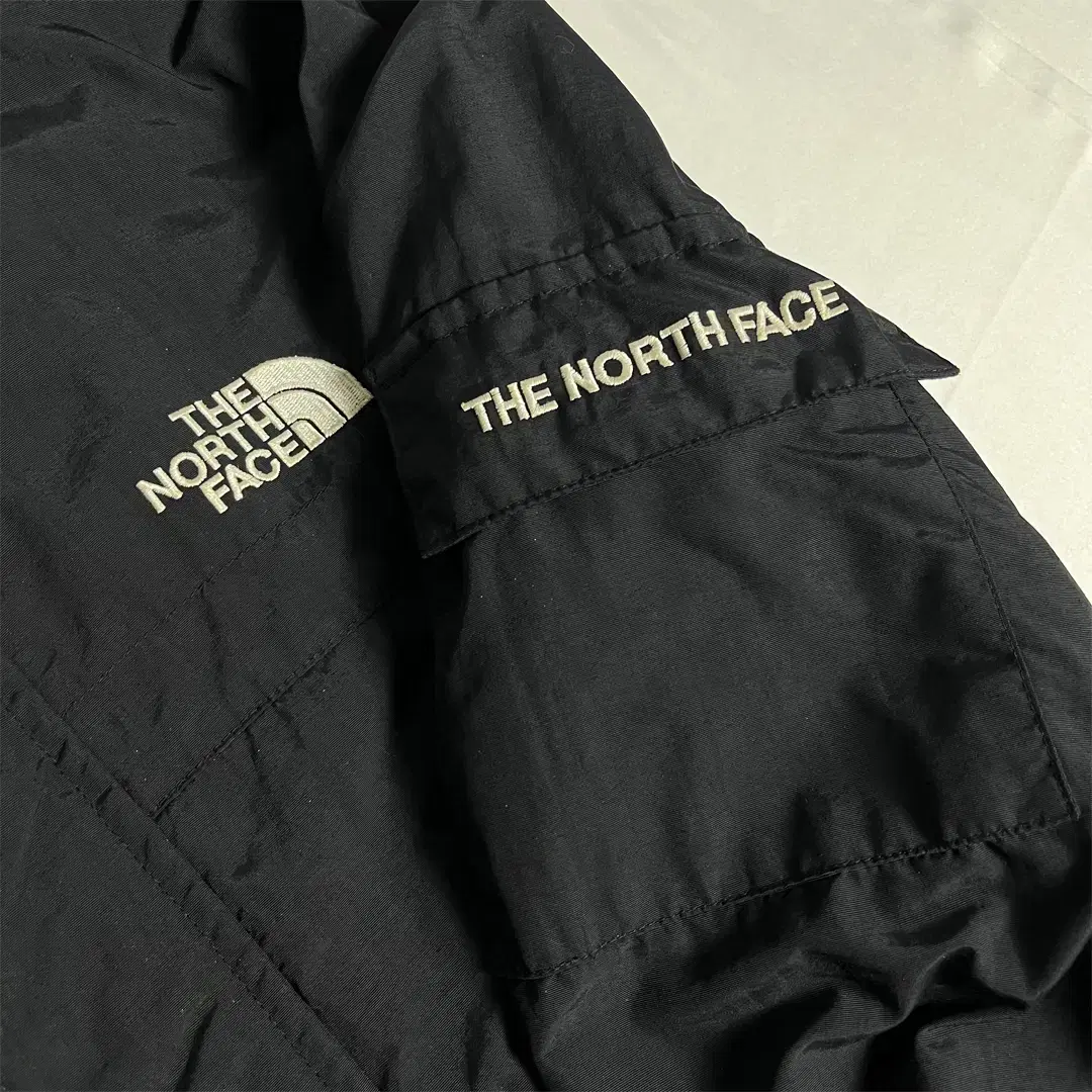 [NORTH FACE] 노스페이스 암로고 윈드브레이크 프리자켓